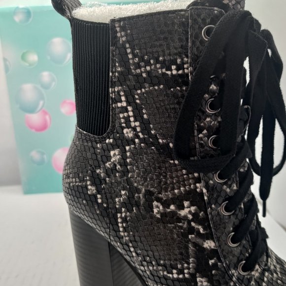 LIMIT High Platform Heel Ankle Bootie Black/Gray - Picture 2 of 7